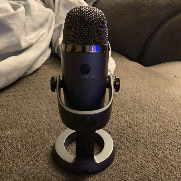 Blue Microphone - Picture 2 of 3